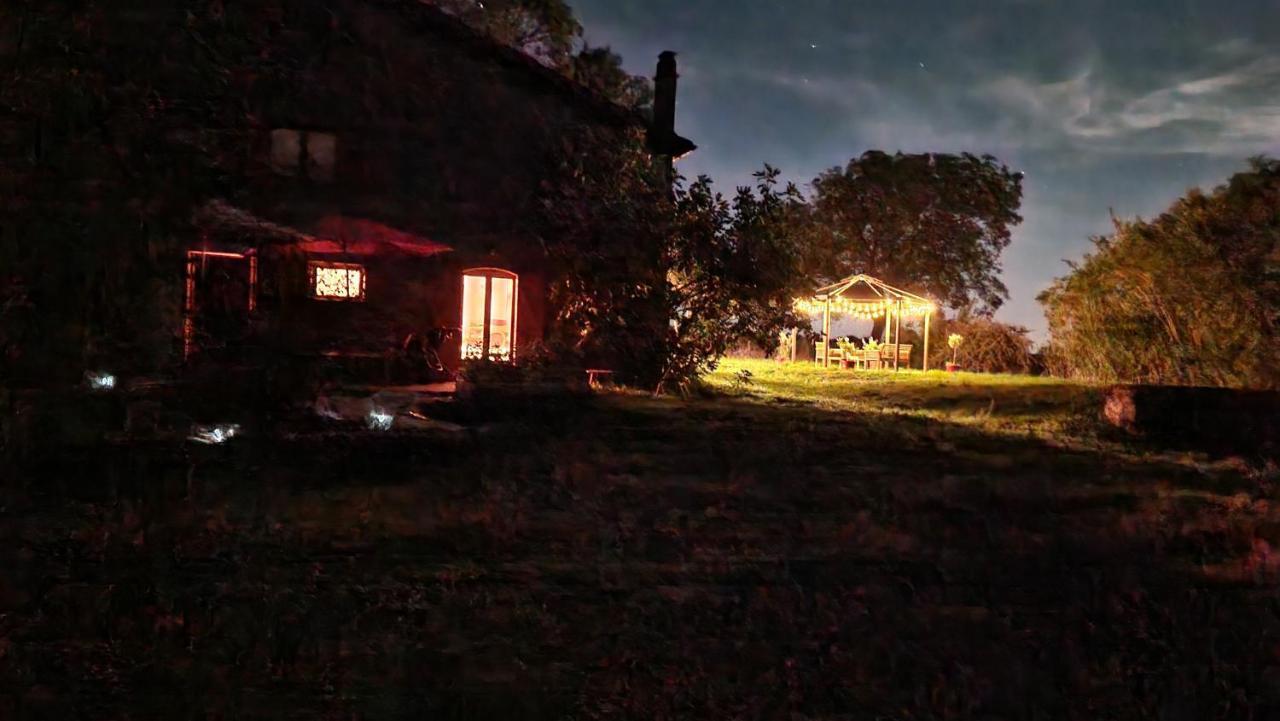 Calme et chaleureux gîte de campagne. Voiteur Extérieur photo