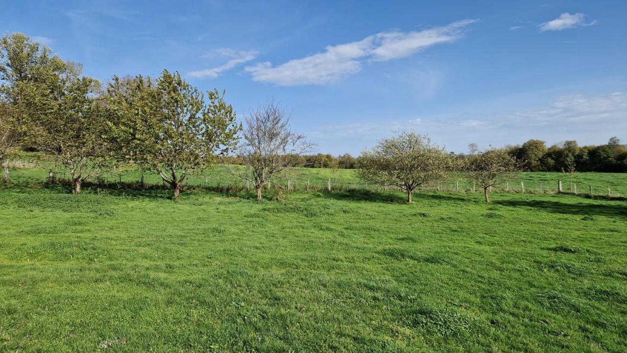 Calme et chaleureux gîte de campagne. Voiteur Extérieur photo