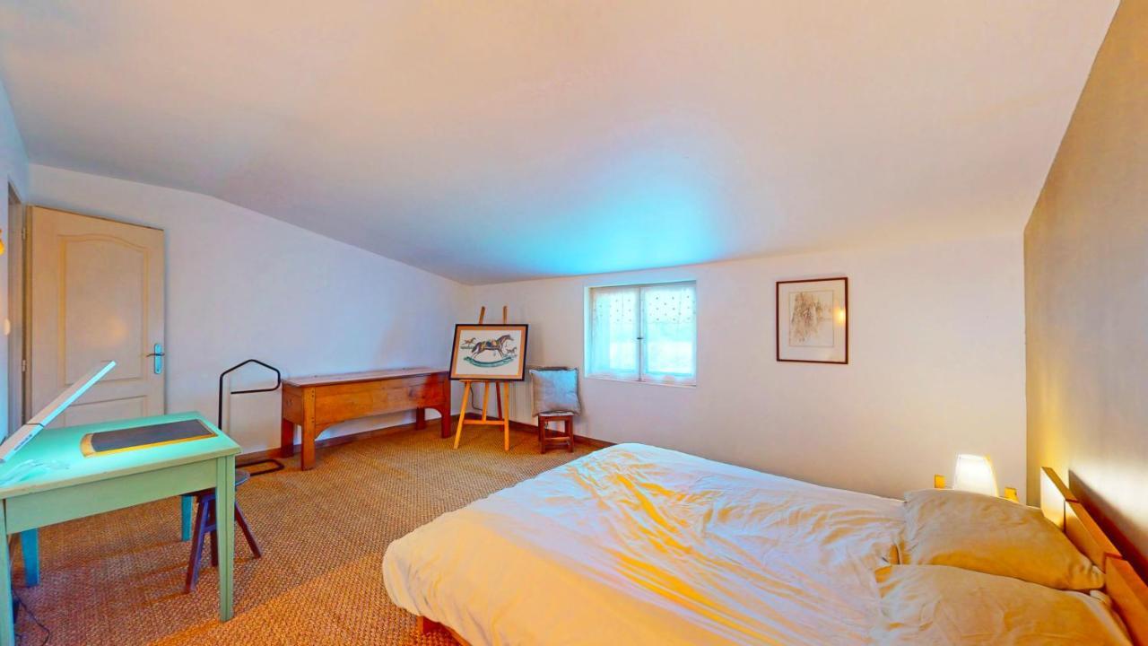 Calme et chaleureux gîte de campagne. Voiteur Extérieur photo