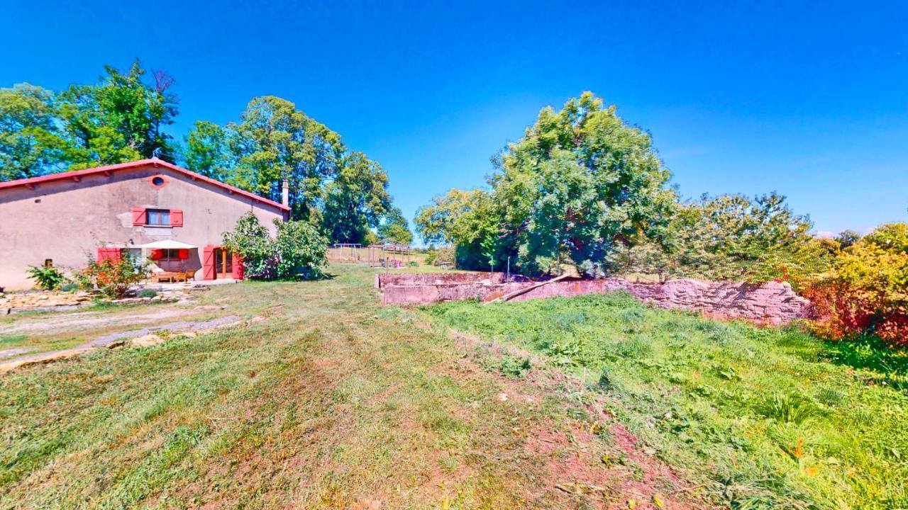 Calme et chaleureux gîte de campagne. Voiteur Extérieur photo