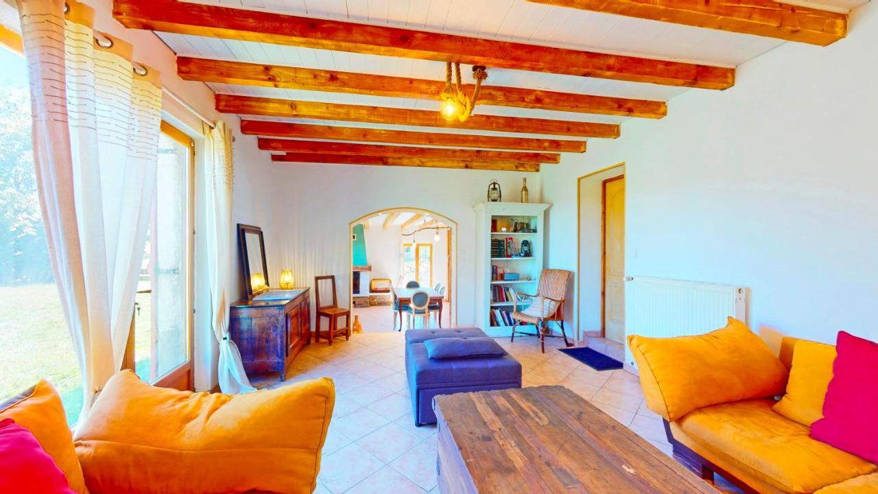 Calme et chaleureux gîte de campagne. Voiteur Extérieur photo